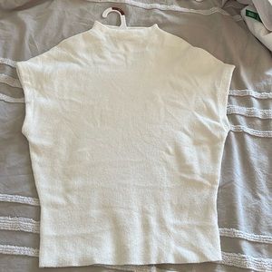 Club Monaco NWT white boucle mock neck sweater with short sleeves: size Medium